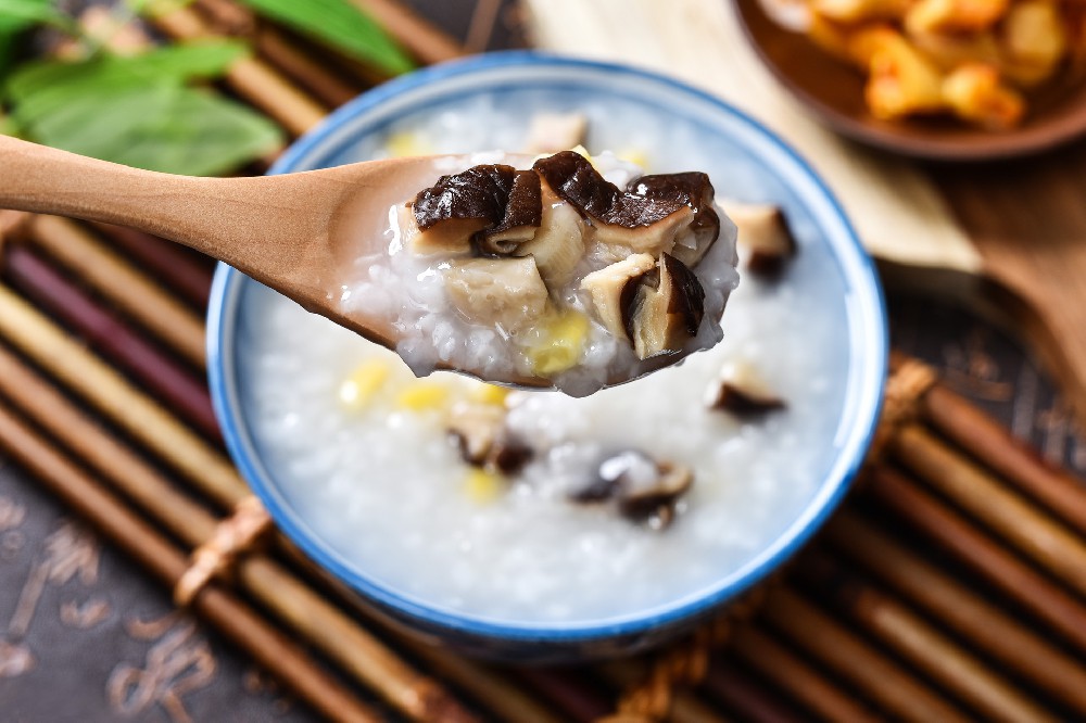 摄图网_501022499_banner_香菇粥（企业商用）.jpg