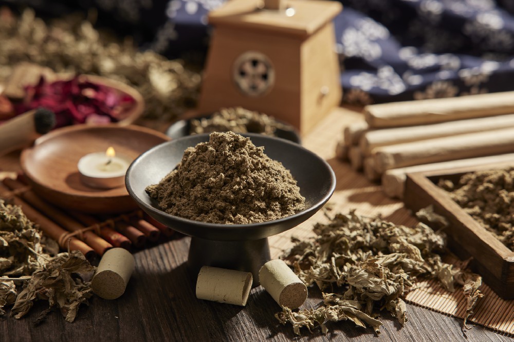 摄图网_502472703_banner_中医艾灸艾绒静物（企业商用）.jpg